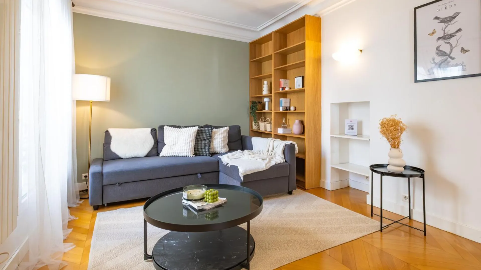 Spacious Apartment For 6 People Paris