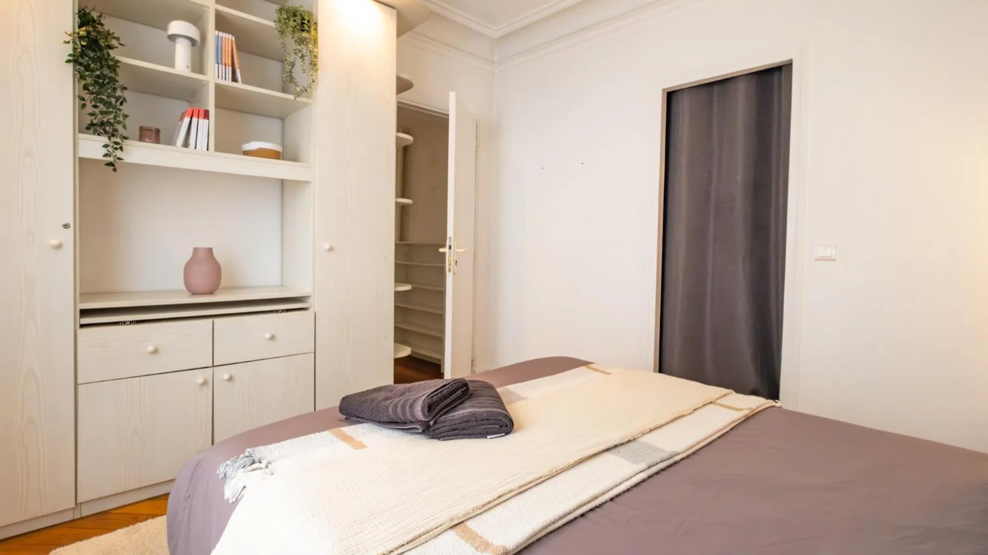 Spacious Apartment For 6 People Paris 0*,  Fransa